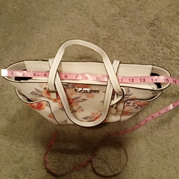 Guess flower bag and wallet - Picture 14 of 15